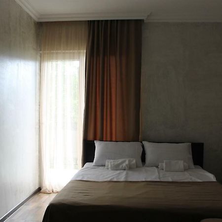 Hotel Progress Батуми Екстериор снимка