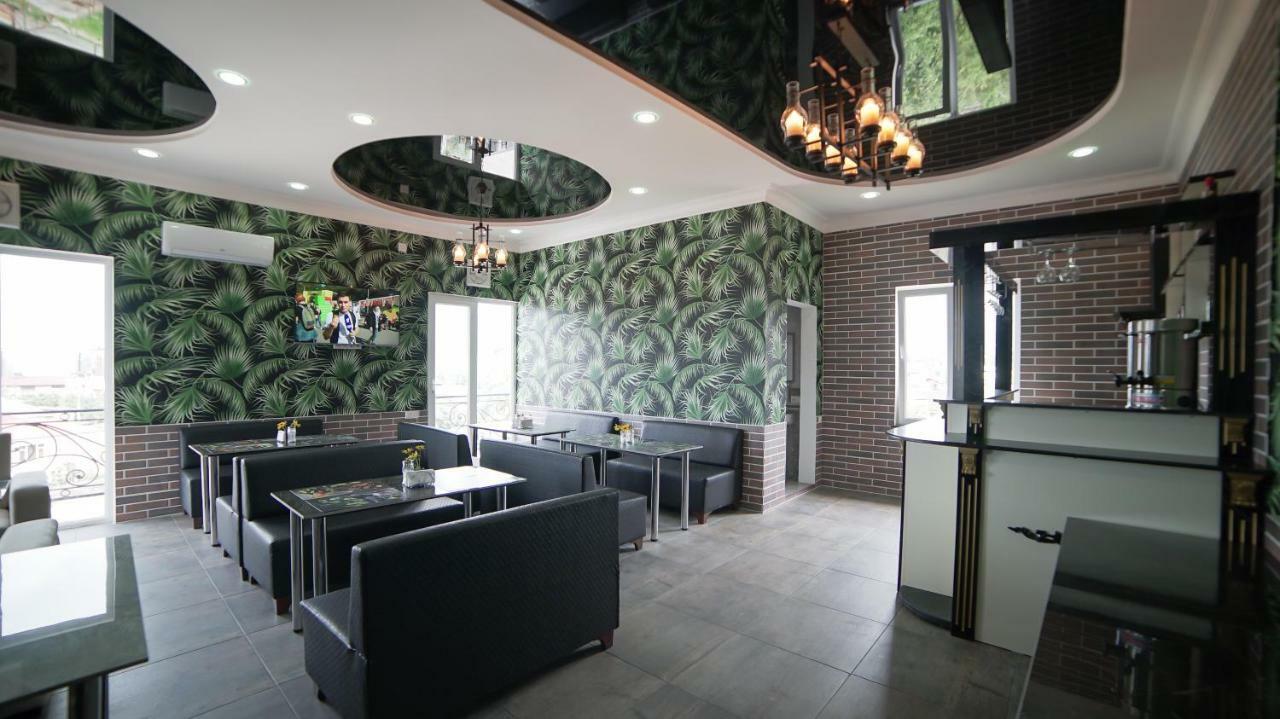 Hotel Progress Батуми Екстериор снимка