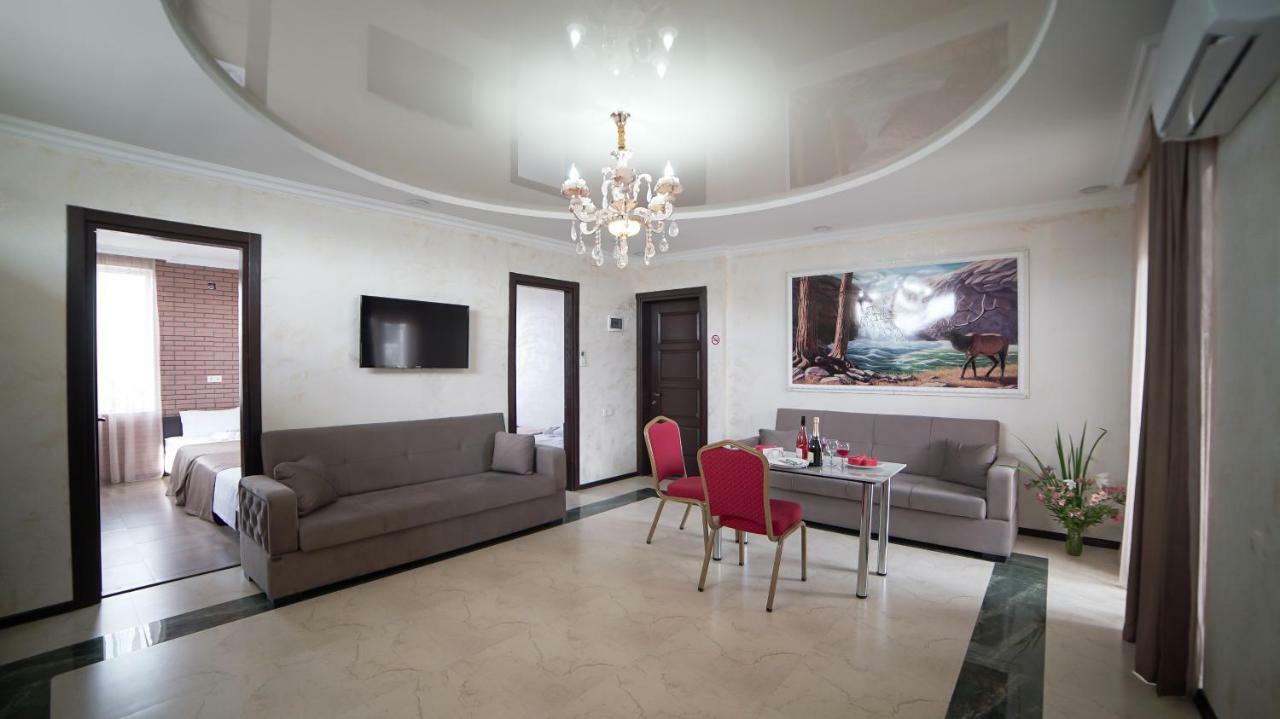 Hotel Progress Батуми Екстериор снимка