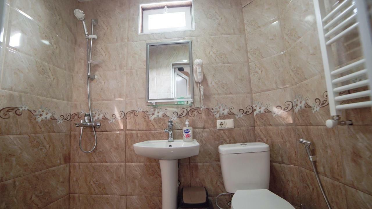 Hotel Progress Батуми Екстериор снимка