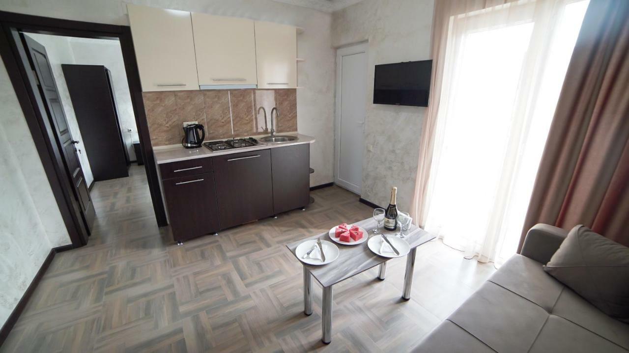 Hotel Progress Батуми Екстериор снимка