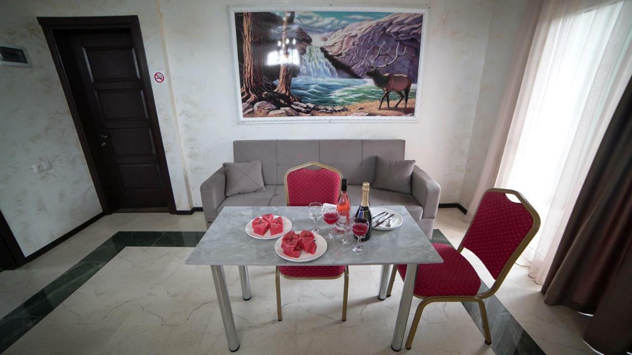 Hotel Progress Батуми Екстериор снимка