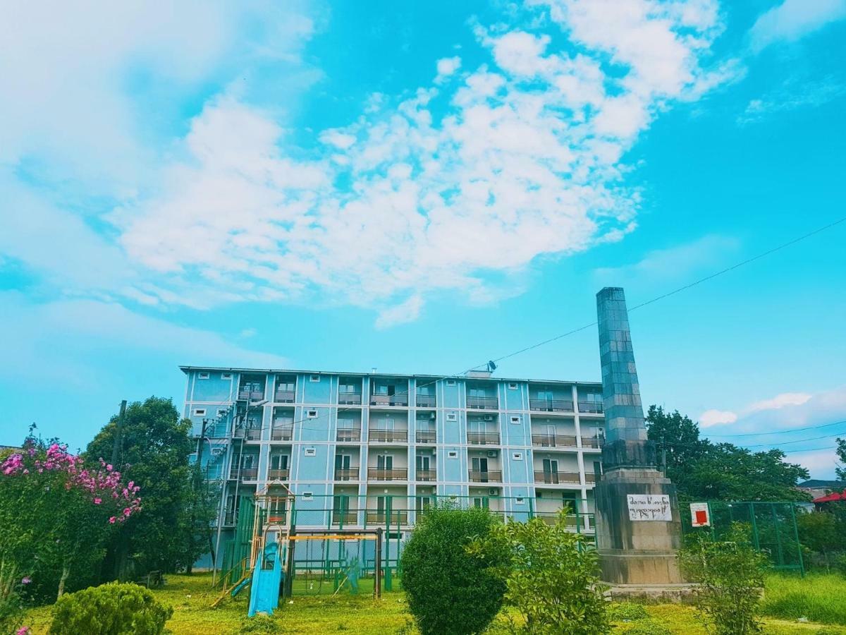 Hotel Progress Батуми Екстериор снимка