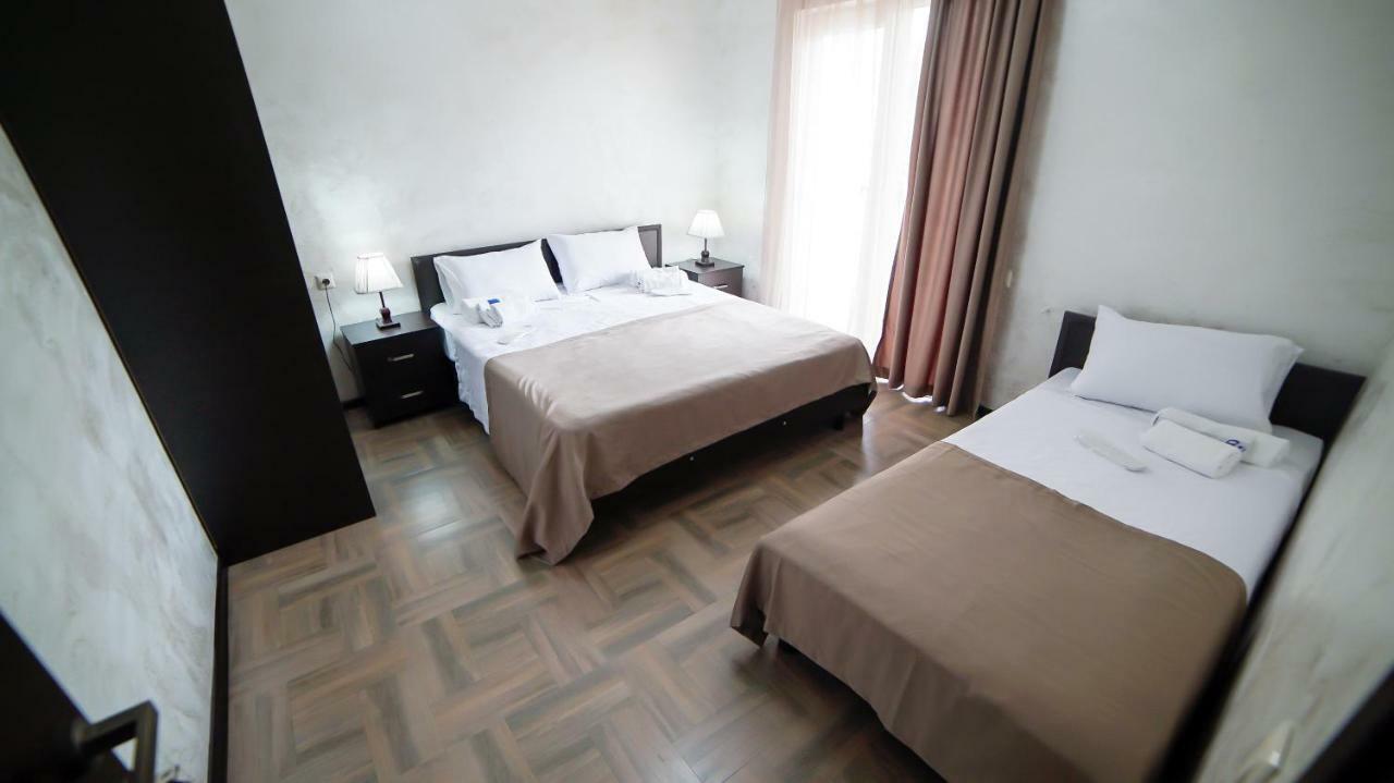 Hotel Progress Батуми Екстериор снимка